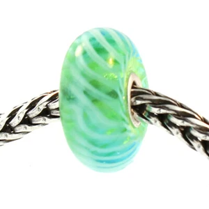 Authentic Trollbeads Glass 61370 Turquoise Feather *0 - Picture 1 of 3