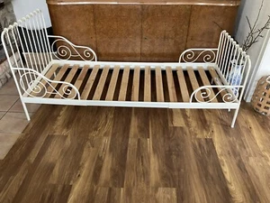 IKEA Minnen Bett Metallbett mitwachsend ausziehbar bis 200*80 Liegefläche - Bild 1 von 4