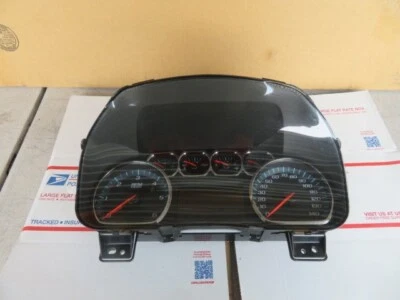2018-2020 Tahoe Suburban Sierra Yukon Silverado OEM Speedometer Cluster 84597916 - Image 1 of 4