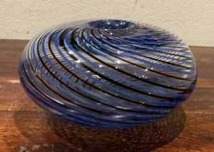 Gorgeous Art Glass Vase - Black And Blue Swirl Pattern - Picture 1 of 10