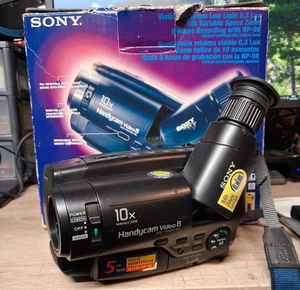 Caméscope Sony Handycam CCD-TR340E Video8 – 100 % Fonctionnel - Picture 1 of 6