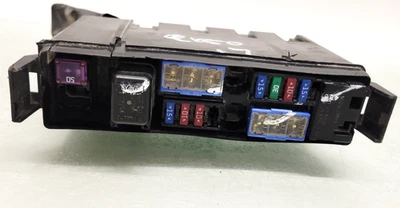 Infiniti QX50 2017 caja de relé de fusibles bloque de conexiones Foto 1 de 4