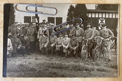 ¡ORIGINAL! ¡RARO! POST-WWI FREIKORPS ALEMÁN WEHRWOLF con BANDERA FOTO POSTAL RPPC Foto 1 de 4