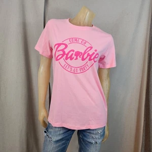 Barbie Come On Lets Go Fiesta Rosa Cuello Redondo Corto Slv Camisa Top PEQUEÑA NUEVA - Imagen 1 de 5