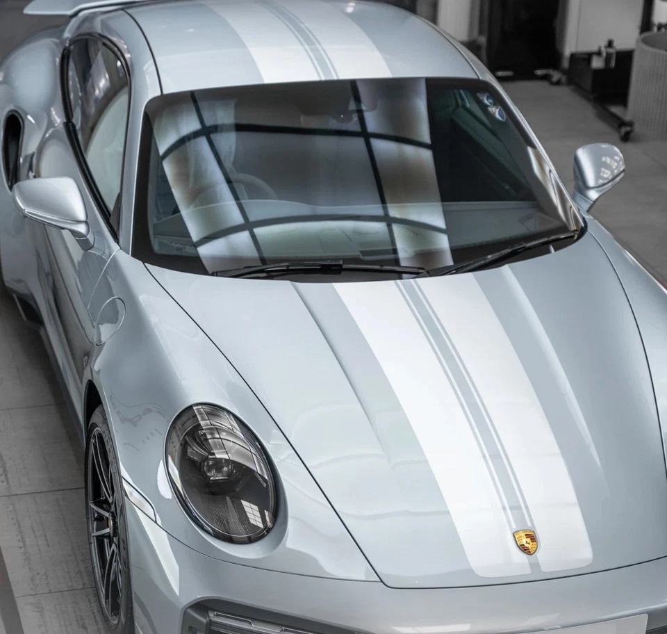 911 (992) Sport Classic Center Stripes, Black Glossy Finish  - Image 1 of 1