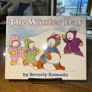 The Winter Day by Beverly Komoda First Edition HC/DJ 1991 VG - Picture 1 of 10
