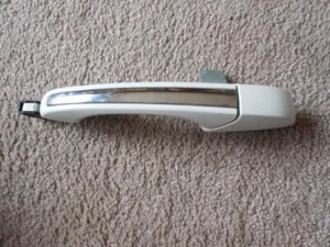 07 08 09 10 11 Caliber Compass Patriot left rear exterior door handle 2007 2011 - Bild 1 von 3