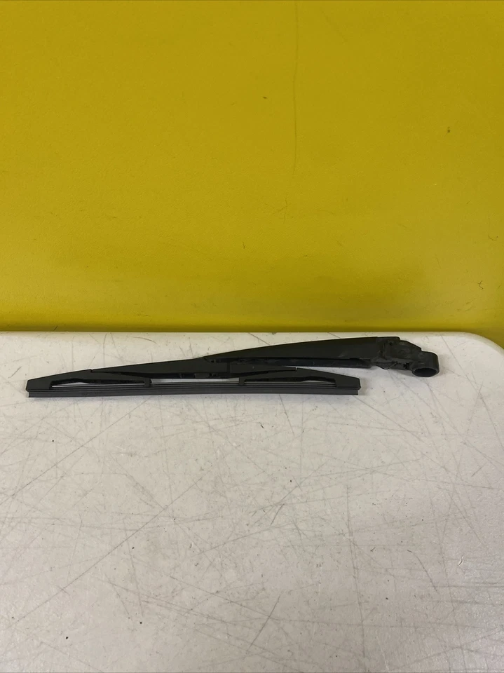 2006-2010 SUZUKI GRAND VITARA 5 DOOR REAR WIPER ARM & BLADE NO NUT COVER — 第 1/4 张图片