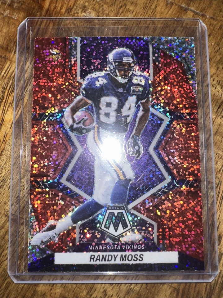 2022 Panini Mosaic #132 Randy Moss Sparkle Red Card Minnesota Vikings - Image 1 of 1