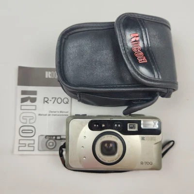 Câmera de Filme Ricoh R-70Q 35mm Point and Shoot Prata com Estojo e Funcionamento Manual - Imagem 1 de 4
