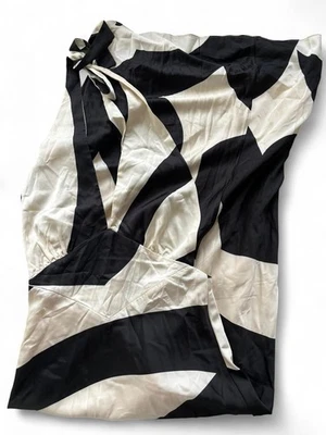 Bardot Black&White Graphic Halter V-Neck Open Back Maxi Dress - Image 1 of 2