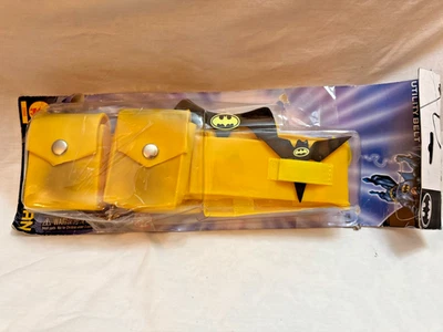 CINTURÓN UTILITARIO VINTAGE RUBIE’S 2268 DC BATMAN CON BATARANG Y ESTRELLAS ARROJADIZAS Foto 1 de 3