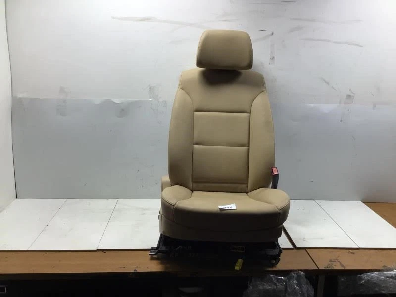 BMW 535XI 2008 asiento del pasajero delantero derecho cuero con reposacabezas y hebilla OEM+ Foto 1 de 4