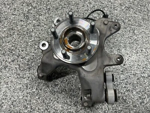 Ford Mustang GT500 2020-2022 CFTP RH lado del pasajero eje trasero buje nudillo - Imagen 1 de 12