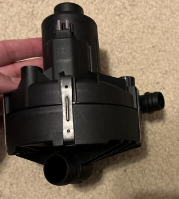 Secondary Air Injection Pump fits 2012-2015 Mercedes-Benz C250,SLK250 - Image 1 of 4