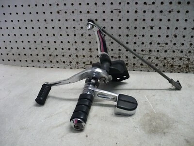 HD HARLEY 1999 FXSTC SOFTAIL CUSTOM LEFT SIDE FOOTREST GEARSHIFT PEDAL ASSY OEM Foto 1 de 4