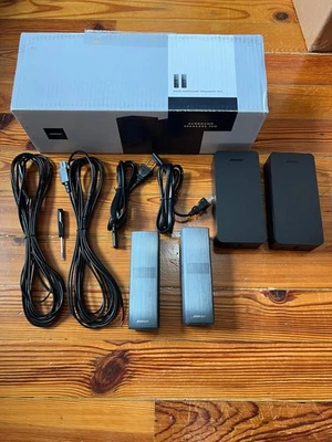 Altavoces de estantería satelital inalámbricos Bose Surround Speakers 700 (par) - negros Foto 1 de 4