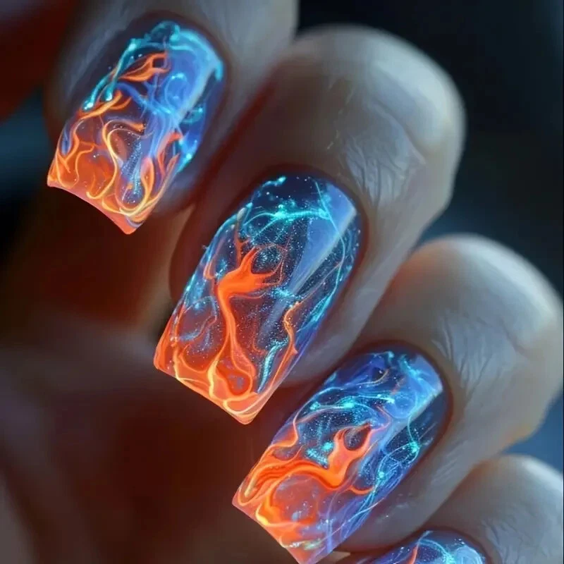 Uñas cuadradas extraíbles a presión] 24 piezas diseño de llama brillante en la oscuridad prensado Foto 1 de 3