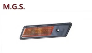 FRECCIA FANALE LATERALE DESTRO SENZA PORTALAMPADA PER BMW S5 E34 02/88-10/95 - Foto 1 di 6
