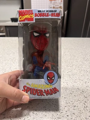Funko 2008 - Marvel Comics - The Amazing Spiderman - Wacky Wobbler BobbleHead 17 cm Foto 1 de 4