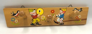 Selten Kinder Holland SIO Holz Garderobe oder Handtuchhalter 3 Heringe bemalt Elfen Vögel Blumen - Bild 1 von 8