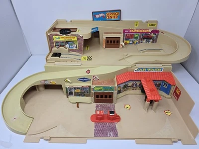 Juego vintage Hot Wheels Sto N Go City Mattel Matchbox 1979 con coches, emergente Foto 1 de 4