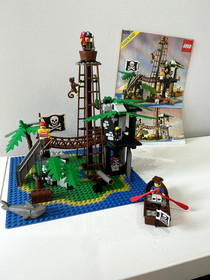 Vintage 1989 Lego Pirates - 'Forbidden Island' (6270)
