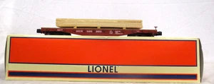 Lionel 6-82850 MILW 40" Flatcar w/ Lumber Load - O Gauge - Picture 1 of 11