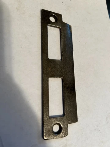 OLD ARTS CRAFT DECO VICTORIAN CAST IRON DOOR JAMB LOCK 4 5/16 STRIKE PLATE CATCH Cover