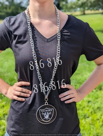 Las Vegas Raiders Team Emblem Fan Chain, Giant Necklace Licensed NFL Cover