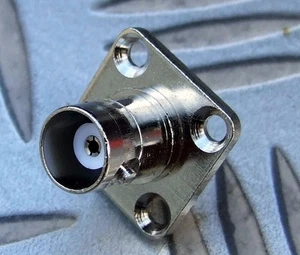 2x BNC FEMALE CHASSIS SOCKET NICKEL PLATED amateur radio PMR marine VHF CB HAM - Picture 1 of 2