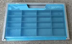 Hot Wheels 16 Auto Wandvitrine blau silber grau - Bild 1 von 3