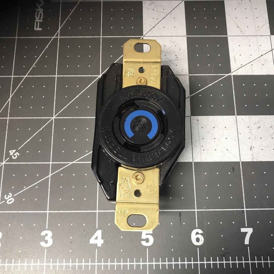 Hubbell Twist-Lock Receptacle 3-Wire 30A 250V AC/DC HBL2620 (LA53F) - Image 1 of 1