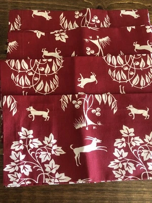 4 Williams Sonoma Red Cream Deer Dog Cloth Napkins 20 X 20 - Image 1 of 4
