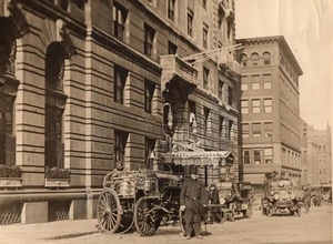 Boston Hotel Lenox Fire Fire Engines Firemen Lot of 4 Old Photos February 1917 - Imagen 1 de 12
