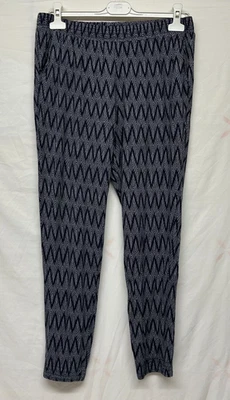 H&M Women's - Black / Grey - Geometric Zig Zag Print Joggers Leggings - UK M - Image 1 of 4