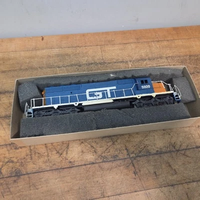 HO scale  Athearn #4423 GT SD40-2  Powered Diesel Repaint Locomotive 5920 - Image 1 of 4