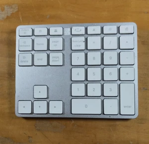 Macally Bluetooth Number Pad 35 KEY for Apple Laptops, Mac BTNUMKEYPRO - Picture 1 of 6
