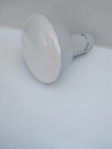SATCO S924 DITTO LED 9.5W 2700K LIGHT BULB REFLECTOR DIMMABLE - Picture 1 of 6