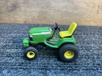 Cortacésped John Deere verde X748 diecast escala 1/32 tractor Foto 1 de 4
