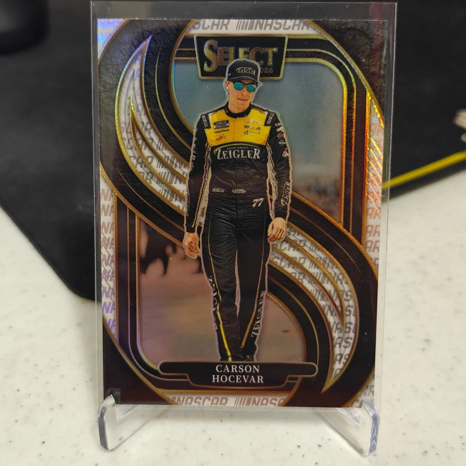 CARSON HOCEVAR 2025 SELECT RACING TRACKSIDE #275 SILVER NASCAR LOGO PRIZM SP - Image 1 of 1