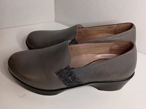 Dansko Jessica Shoes Women's Size 40 US 9.5 Gray Leather Clogs w/Floral Accent - Picture 1 of 13