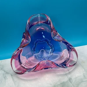 Chřibská posacenere in vetro artistico rosa e blu ceco - Foto 1 di 9