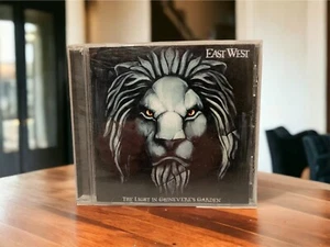 The Light in Guinevere's Garden by East West (Christian) (CD, Aug-2001, Floodga… - Imagen 1 de 4