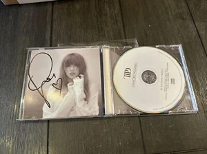 Taylor Swift Signed Tortured Poets Department CD — With RARE Heart Signature ❤️ - Bild 1 von 8