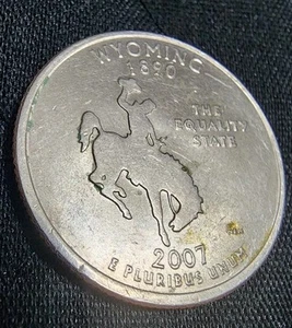2007 (P) Wyoming State Quarter Rare Die Chip on Leg, Narrow Rim - Picture 1 of 4