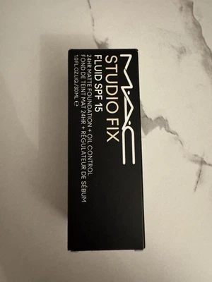 Mac Studio Fix Fluid Foundation - Bild 1 von 2