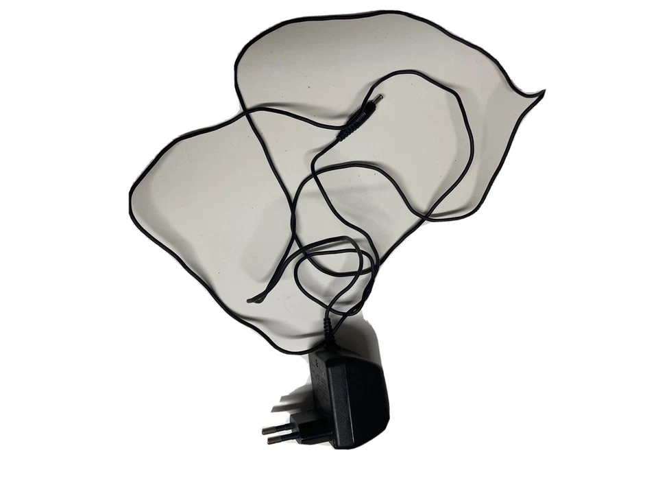 Nokia AC-P7E Caricabatterie per Cellulari - Nero - Immagine 1 di 3