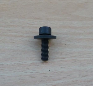 MAKITA HOJA ABRAZADERA TORNILLO PERNO 5704R 5703R 5740NB 5820 BSS730 HS7600 SIERRA CIRCULAR - Imagen 1 de 2