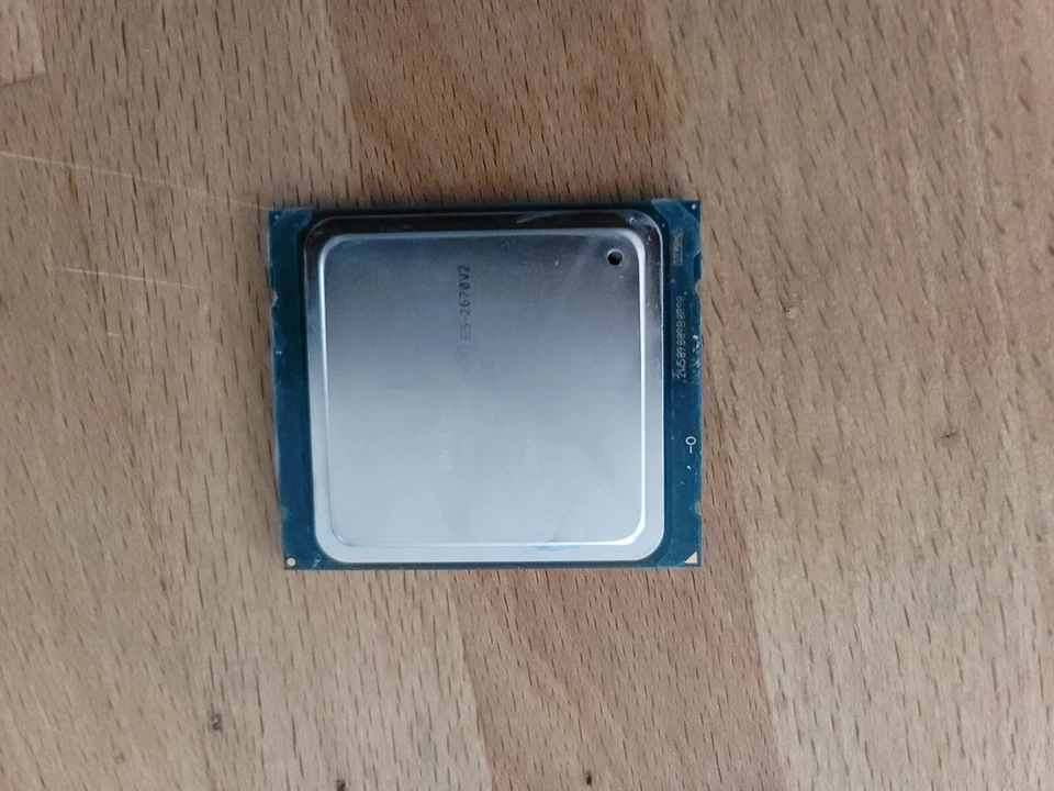 Intel Xeon E5-2670 V2 2.5GHz 25M 10-Core LGA2011 Server CPU Processor SR1A7 115W - Image 1 of 1